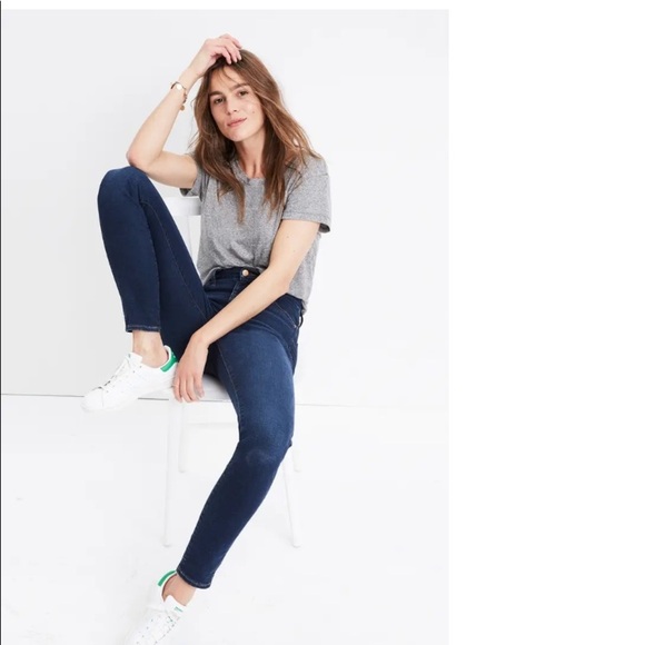 16. Madewell 10” High Rise Skinny Jeans in Hayes Wash - Picture 4 of 16